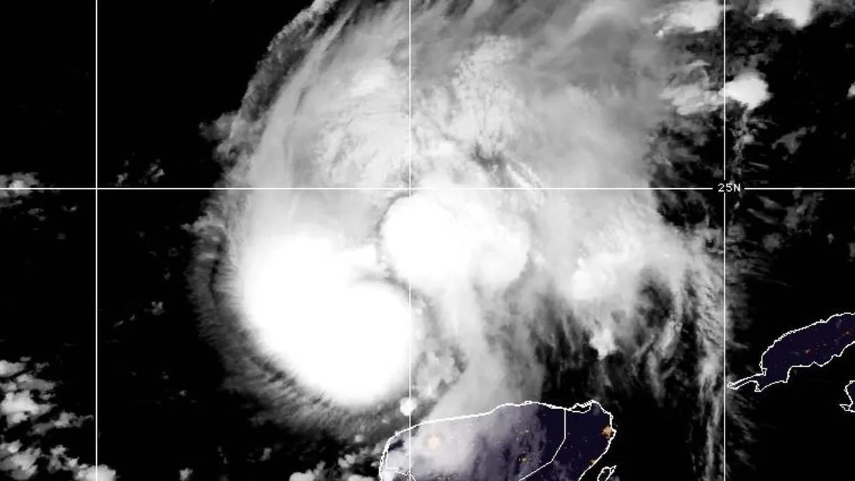 Hurricane Isaias heading for US mainland - breaking 120-year record