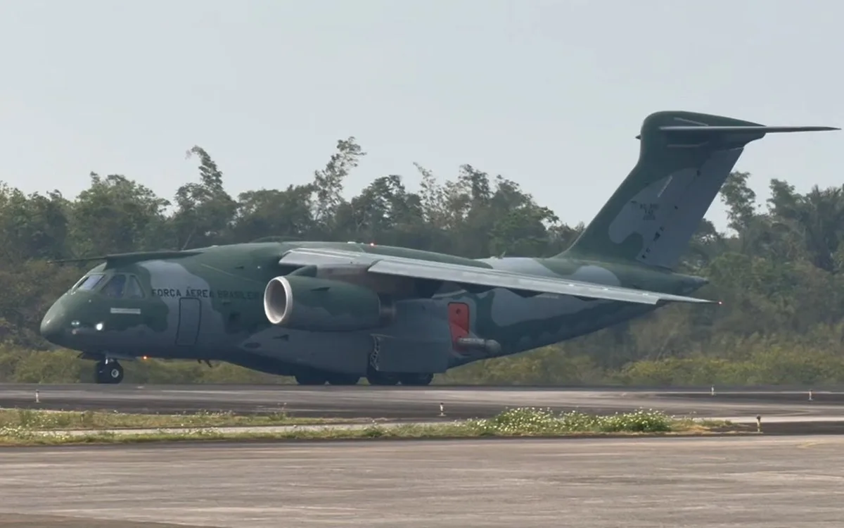 Como funcionam os cargueiros militares da FAB usados no combate a incêndios no Amazonas