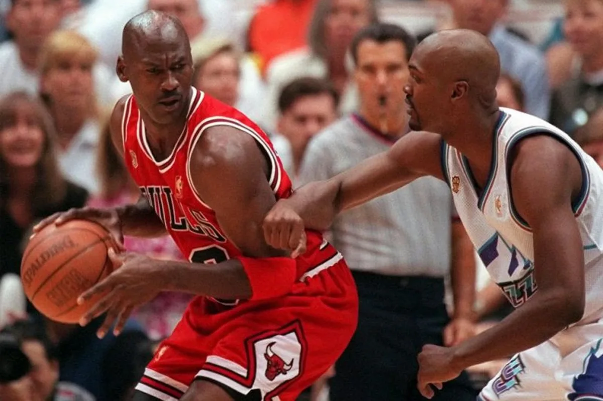 Una camiseta de Michael Jordan de las Finales de la NBA de 1998 se subastó por una cifra récord
