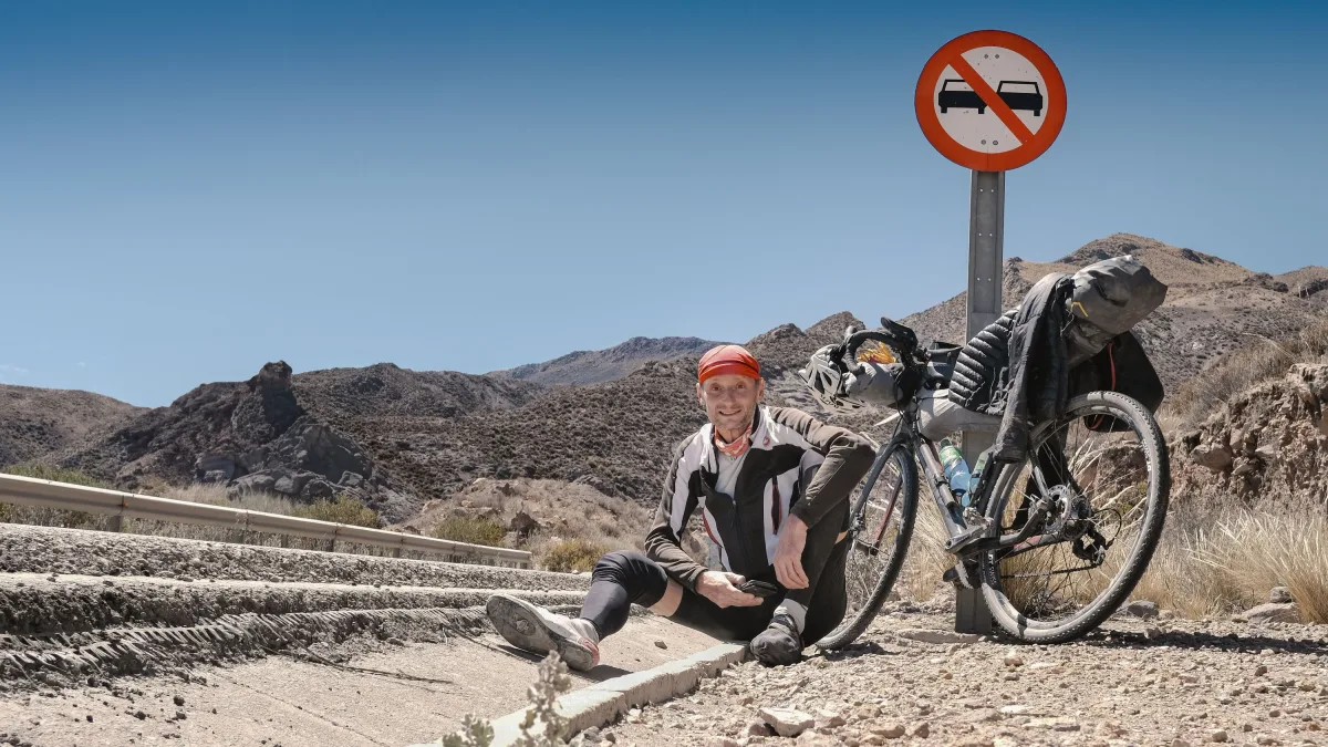 Rad-Abenteurer Petrovic: „Es sind die Autofahrer, und es sind die Hunde, die nur sehr schwer berechenbar sind“