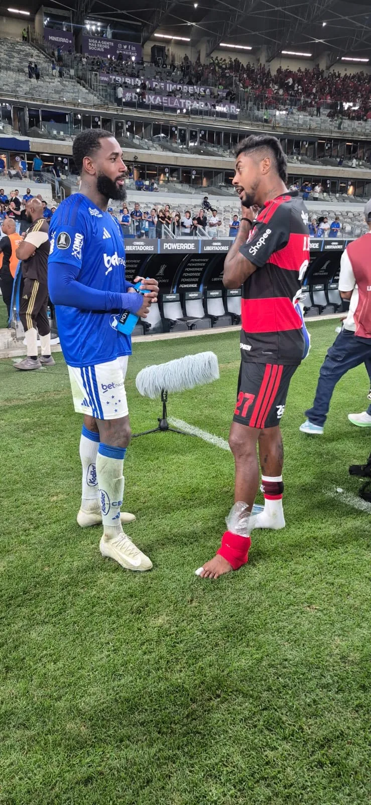 Bruno Henrique valoriza empate do Flamengo e revela preocupação com tornozelo: "Estou com muita dor"