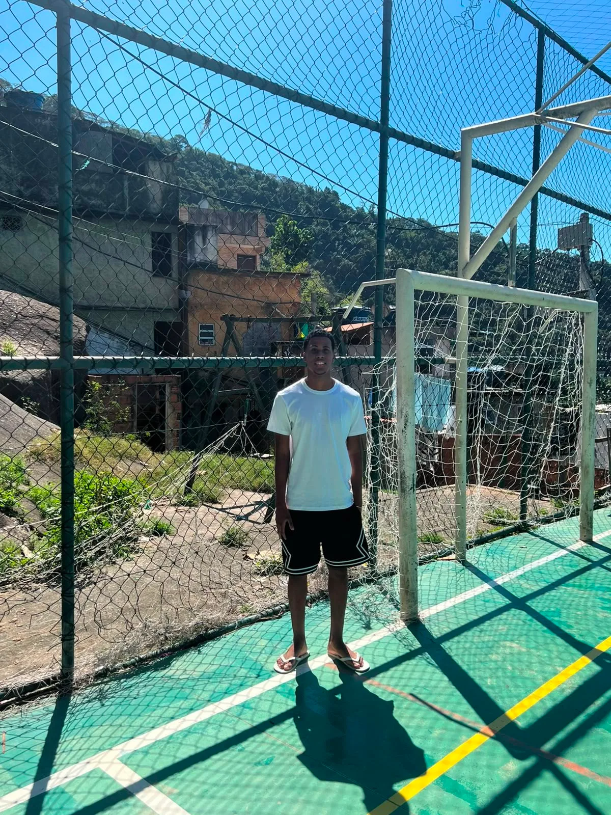 De saída para Benfica, Alan Santos valoriza família e Flamengo: “Estou no caminho do bem graças a eles”