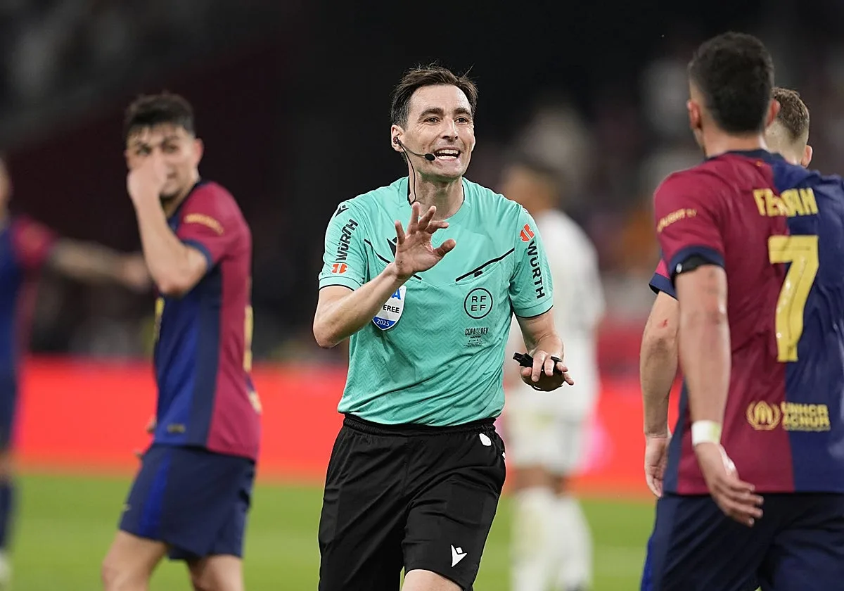 De Burgos Bengoetxea, árbitro designado para el Levante - Betis