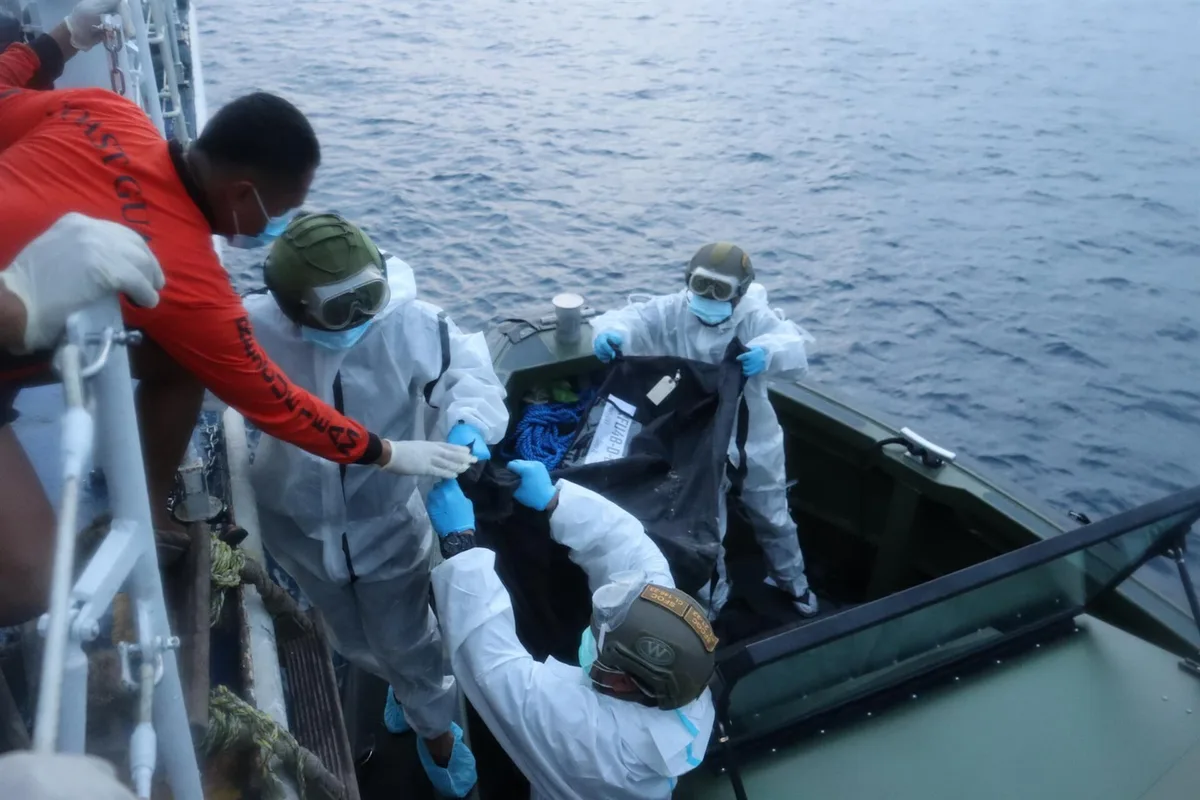 Al menos un muerto y más de 30 desaparecidos tras el hundimiento de un ferry por el fuerte oleaje en Vanuatu