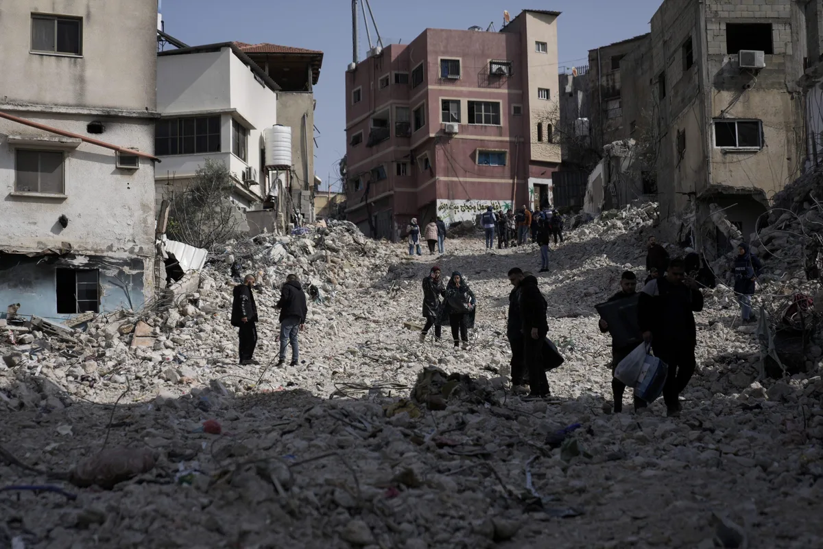 Israeli settler siege of Palestinian homes shows grave reality of West Bank