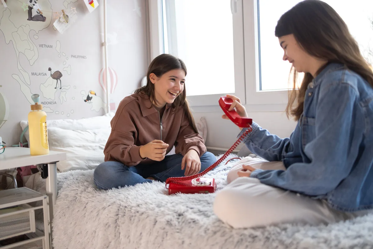 Millennial parents are fixing the smartphone mistake with an unlikely hero from the past