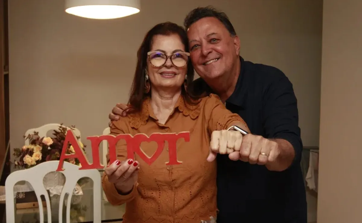Amor eterno: namorados na adolescência se reencontram após 52 anos e se casam