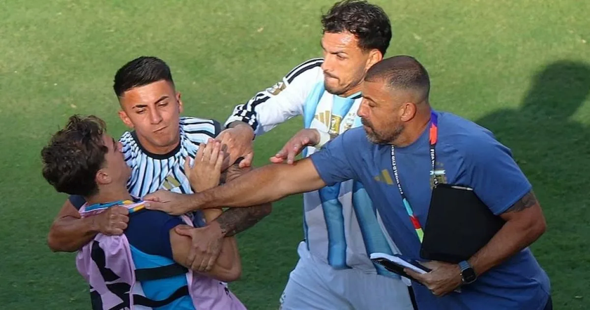 Gravísimas sanciones de FIFA para Paredes y Molina tras los incidentes en la final del Mundial
