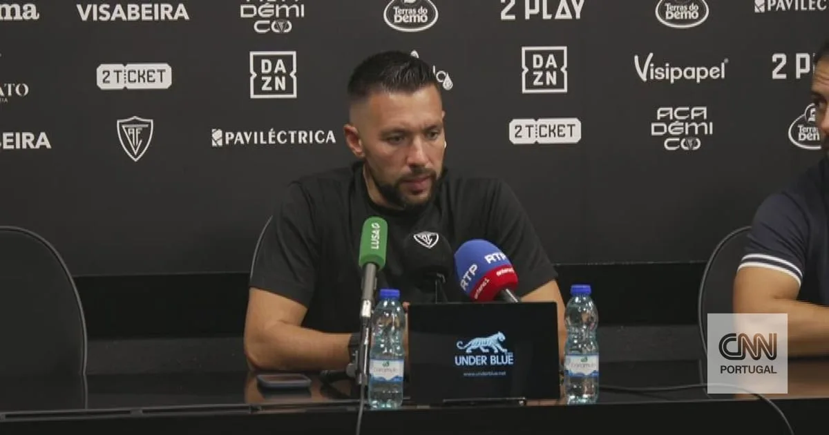 «Nunca é fácil ganhar um jogo quando se tem de fazer duas substituições em 45 minutos»