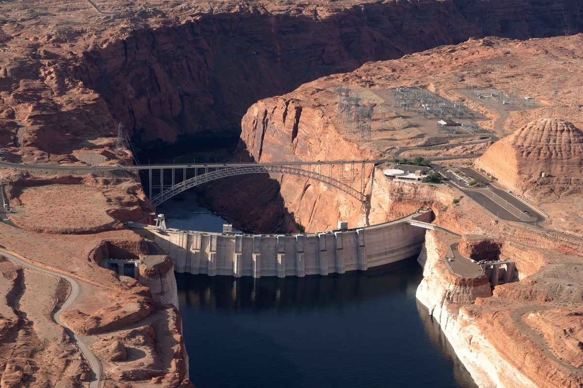 El lago Powell alcanzó un mínimo histórico: alerta en el suministro de agua y electricidad para millones que dependen del río Colorado