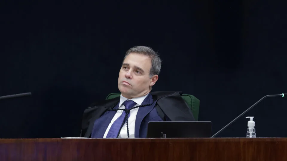 André Mendonça está sozinho contra o sistema
