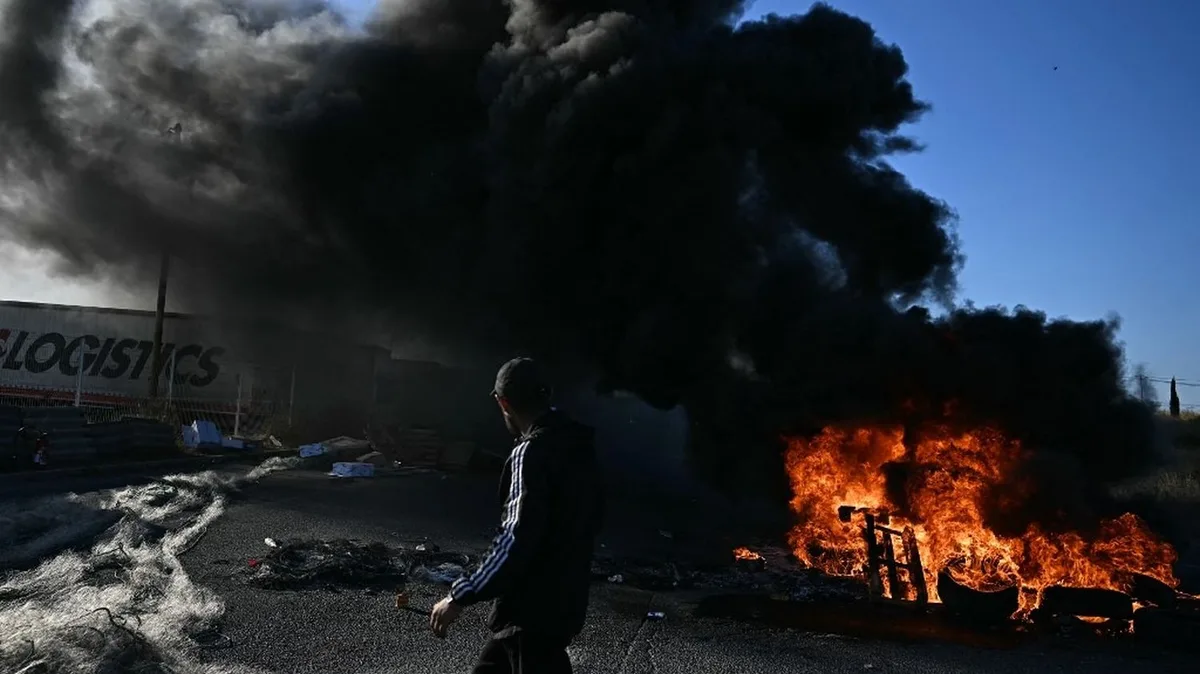 Les pêcheurs bloquent de nouveau le dépôt pétrolier de Frontignan et le port de Sète, "une action symbolique" avant une rencontre avec la ministre de la Pêche