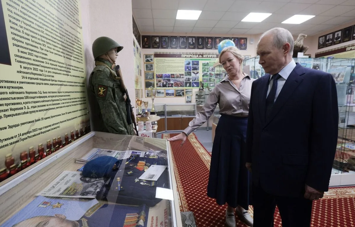 Pourquoi les îles Kouriles, où Vladimir Poutine est en visite, sont toujours disputées entre le Japon et la Russie