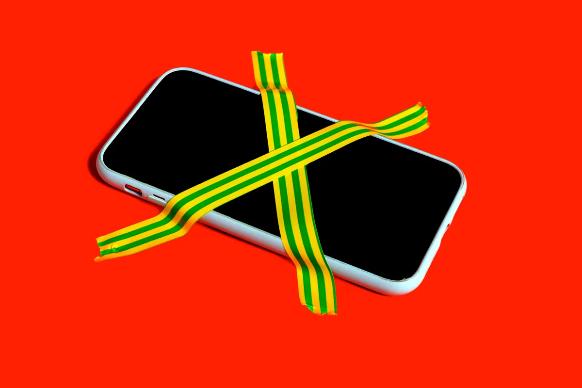 Phone-free social events are a thing now (and they are amazing)
