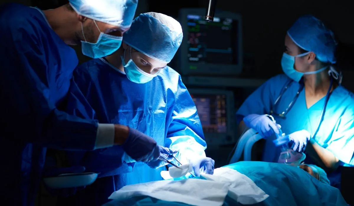 Plano de saúde é condenado após negar cirurgia reparadora para paciente em Parnamirim