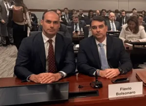 PT pede ao TSE investigação sobre Flávio e Eduardo por interferência estrangeira