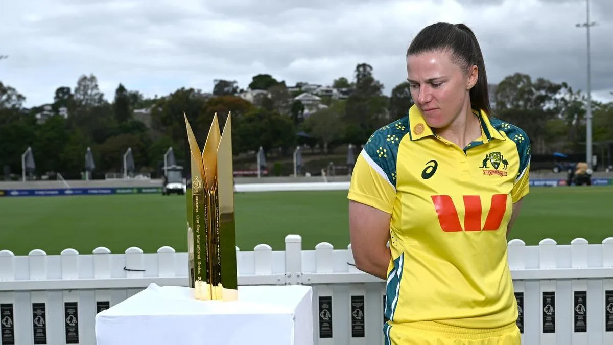 Australia bowl first in ODI opener against Bangladesh