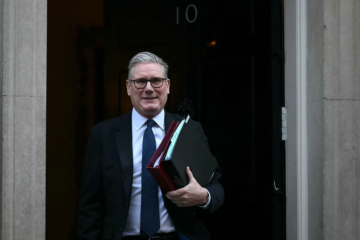 El ex primer ministro británico Keir Starmer renuncia a su escaño en el Parlamento británico