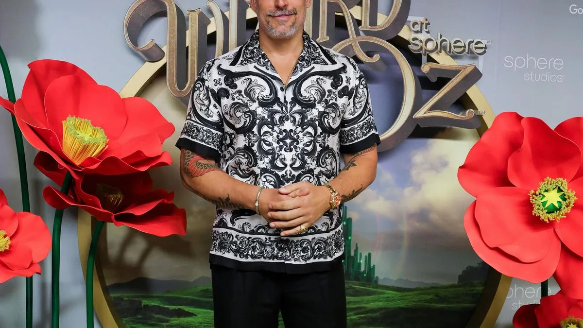 Joe Manganiello claims Sofia Vergara refused to hug him during health battle