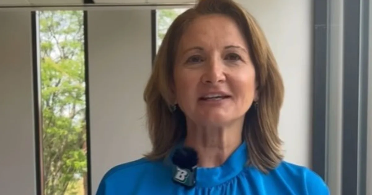 Lina Begdache, profesora de salud y bienestar, sobre cómo controlar el estrés: “Una persona que pierde un vuelo puede que siga sintiéndose estresada, pero puede manejarlo mejor con la flexibilidad psicológica”