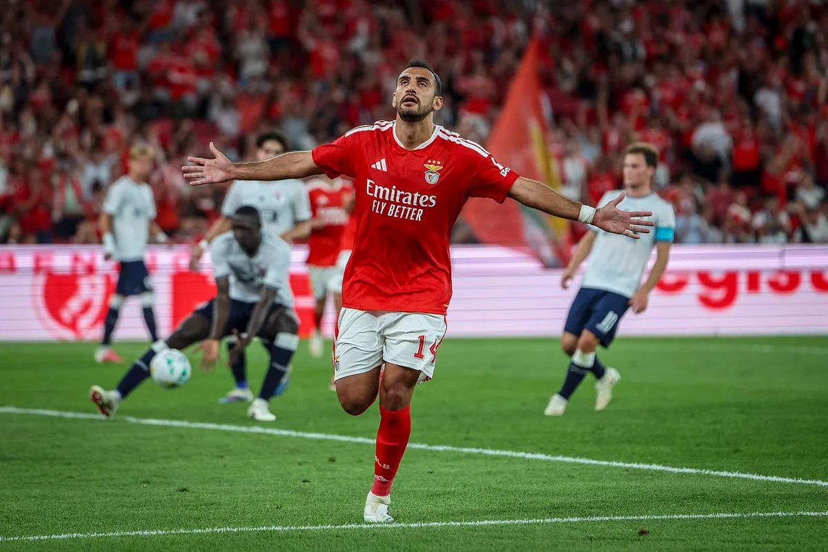 Benfica bate Aarhus por 3-1 na Luz e fica mais perto da fase de liga da Liga Europa