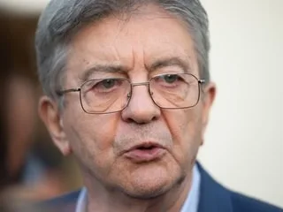 Port du voile : Mélenchon reconnaît avoir « changé d’avis » au fil des années
