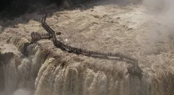 Argentina e Brasil restringem acesso a Cataratas do Iguaçu devido à cheia do rio