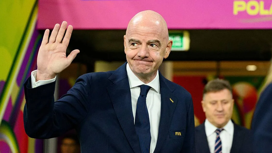 Infantino pediu desculpas ao Conselho da FIFA, mas não mostrou documentação pedida sobre plano de venda do Mundial