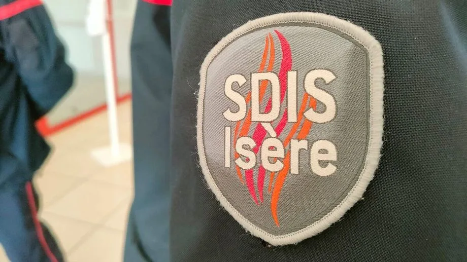 Deux morts et quatre blessés dans un accident de la route en Isère, un bébé de 7 mois légèrement touché dans le choc