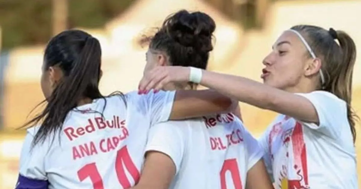 Bragantino goleia o Vitória e mantém sonho de classificação no Brasileirão Feminino