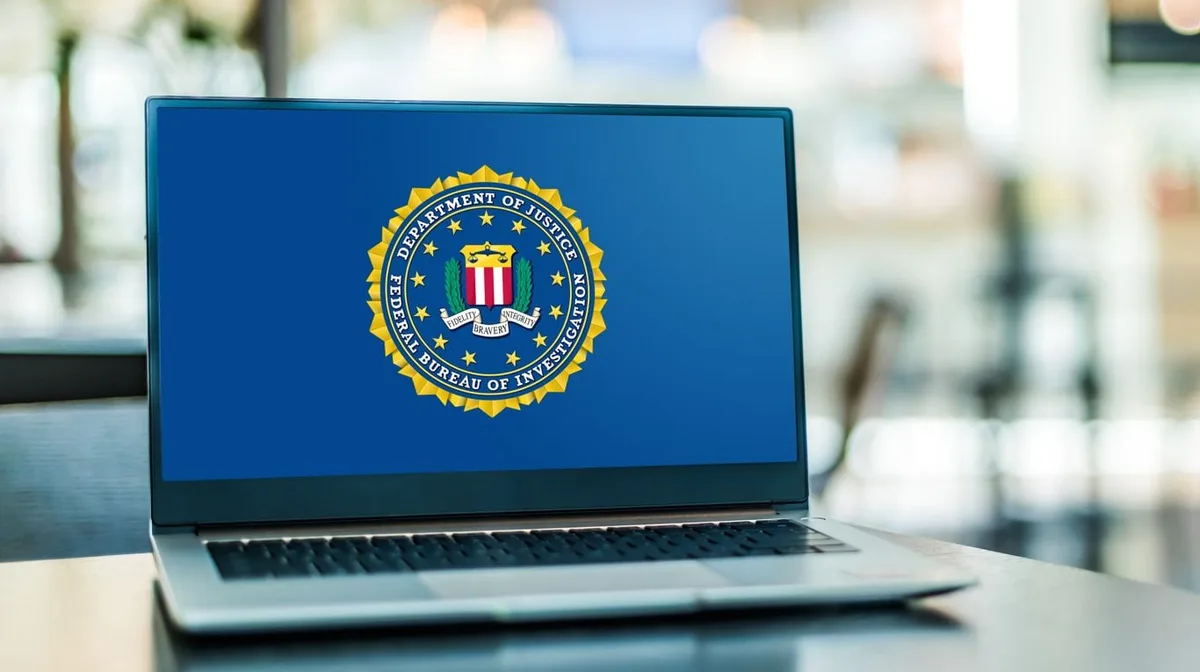 Ciberdelincuentes vulneraron sistemas del FBI y robaron información de integrantes de la agencia