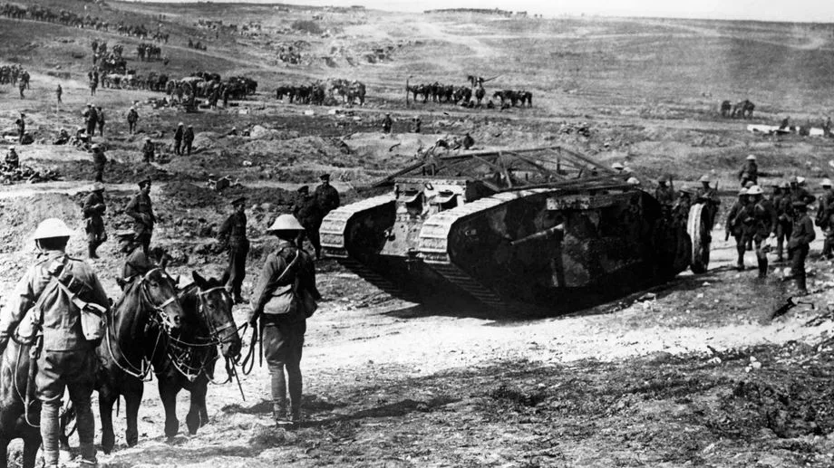 EN IMAGES - "Monstres surnaturels" : il y a 110 ans, les premiers tanks utilisés pour la Bataille de la Somme