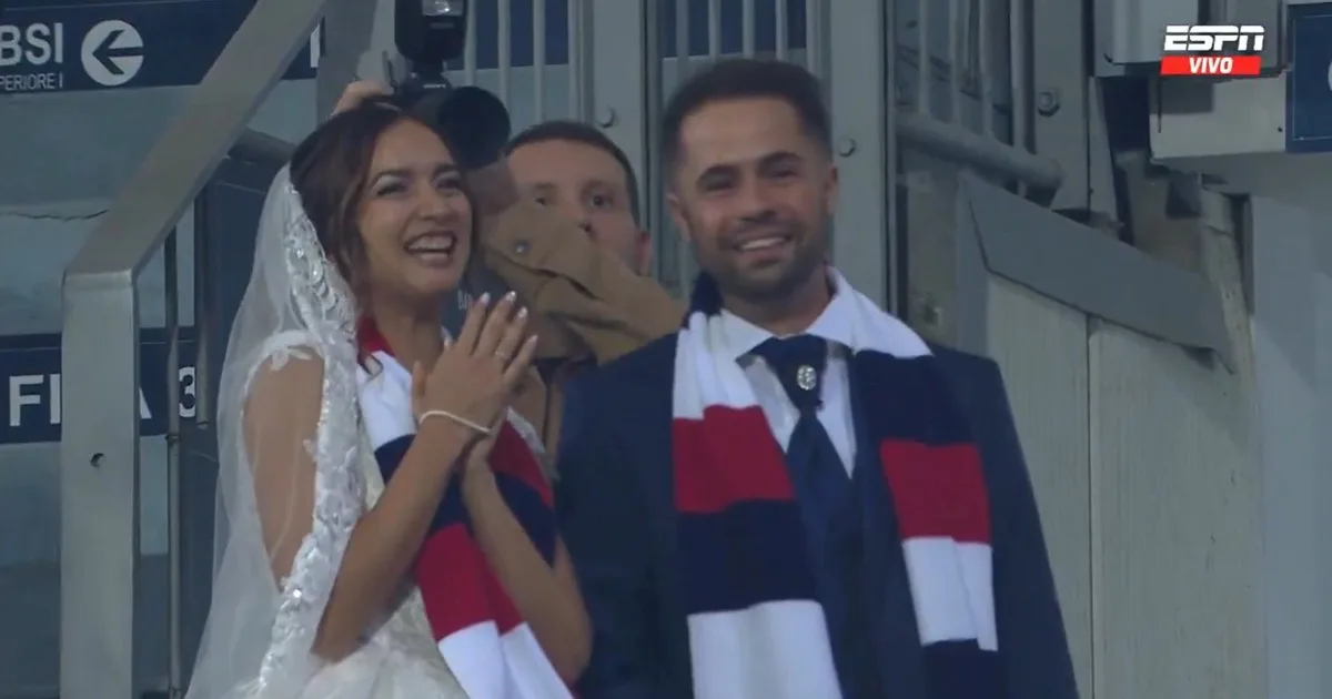 Insólito momento en Italia: una pareja festejó su casamiento en el estadio del Cagliari