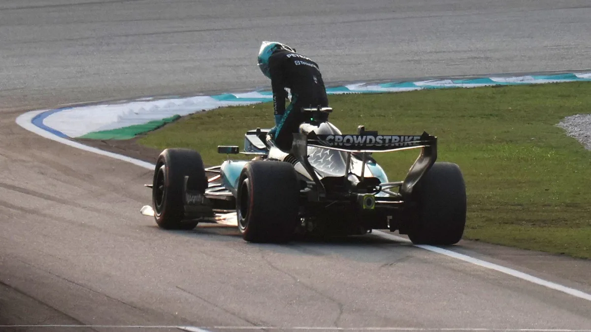 Strafe für Mercedes: Russell muss in Singapur von ganz hinten starten