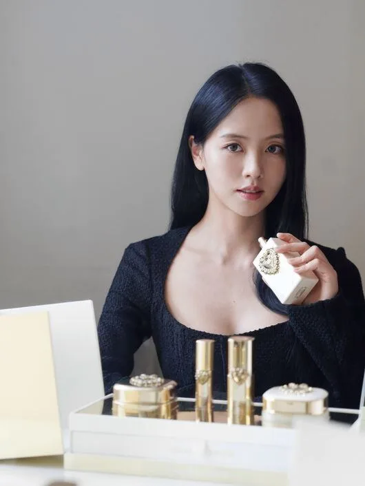 언제 이렇게 성숙해졌지?...'27세' 김소현, 긴 생머리 늘어뜨리고 '청순 여신' 아우라