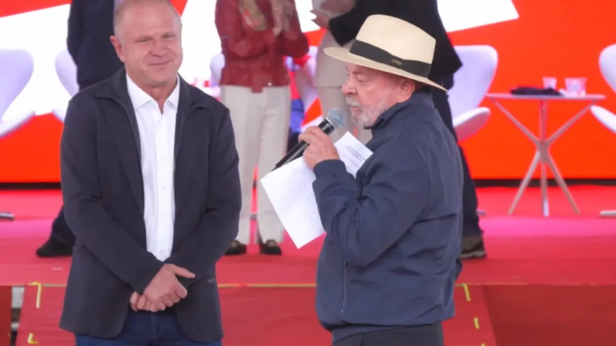 ‘O agro deveria se ajoelhar pra nós’, diz Lula em SC ao cobrar reconhecimento por recursos