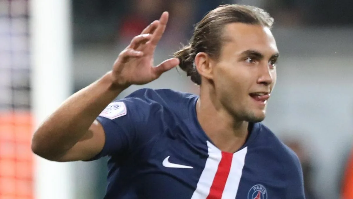 Brisbane Roar lands Moldovan international striker Virgiliu Postolachi