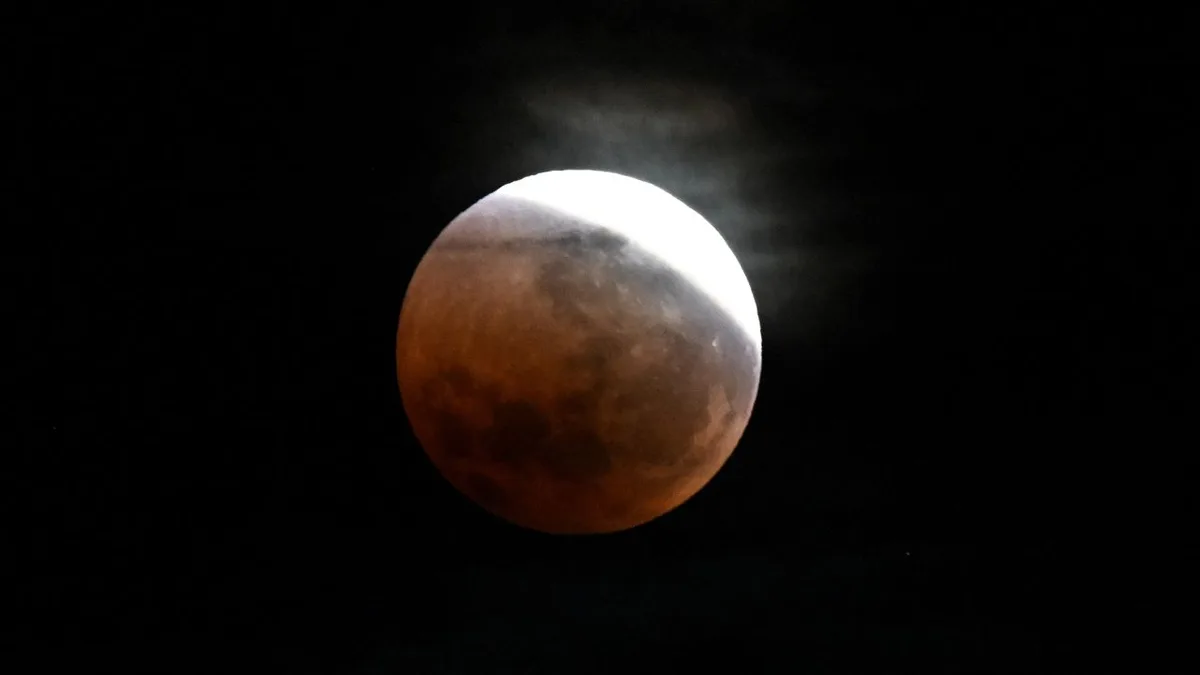 A 96% partial lunar eclipse is just 1 week away: Here's what you need to know