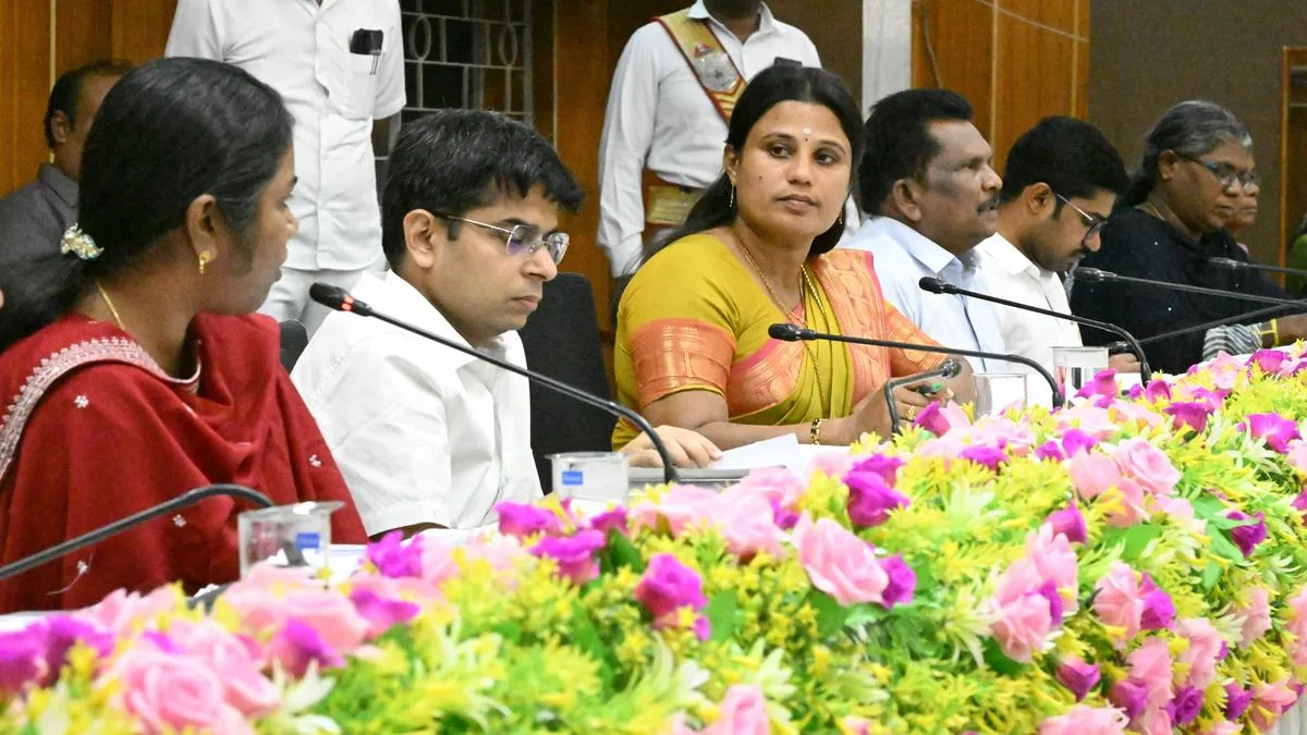 Minister reviews implementation of social welfare schemes in Thoothukudi