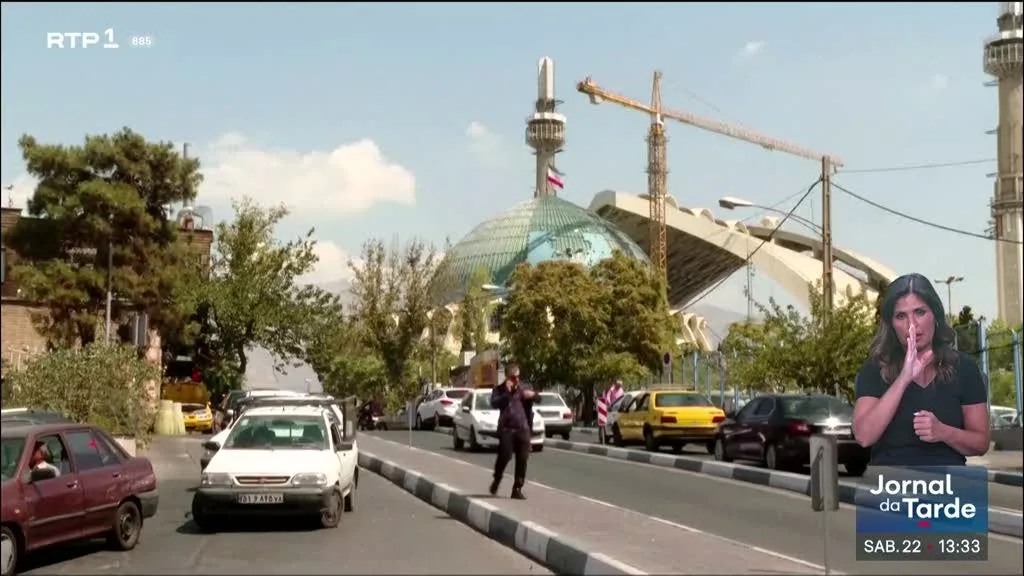 Iranianos queixam-se da perda de poder de compra