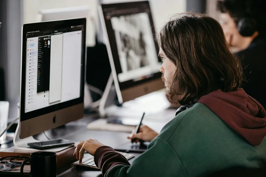 OpenAI ha tenido que hacer públicos sus salarios de Reino Unido. Las cifras son mareantes