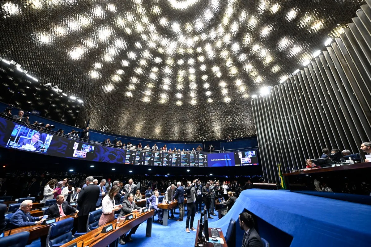 Senado aprova fim da escala 6×1 com redução da jornada para 40 horas semanais