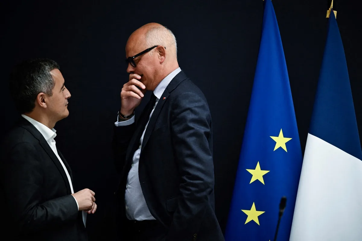 Pour soutenir Édouard Philippe, Gérald Darmanin enfile son costume de "gaulliste social"