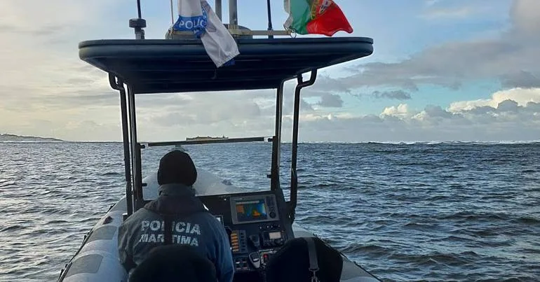 Apreendida embarcação de alta velocidade em Vila do Bispo