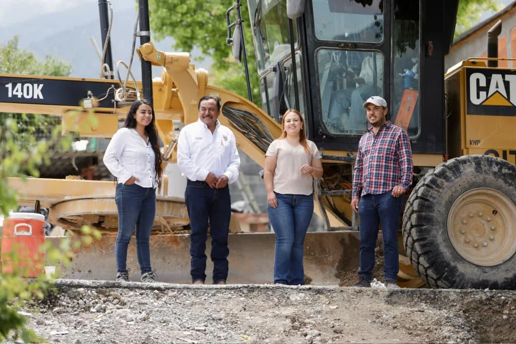 Supervisa alcaldesa de Arteaga obras de pavimentación en Los Lirios