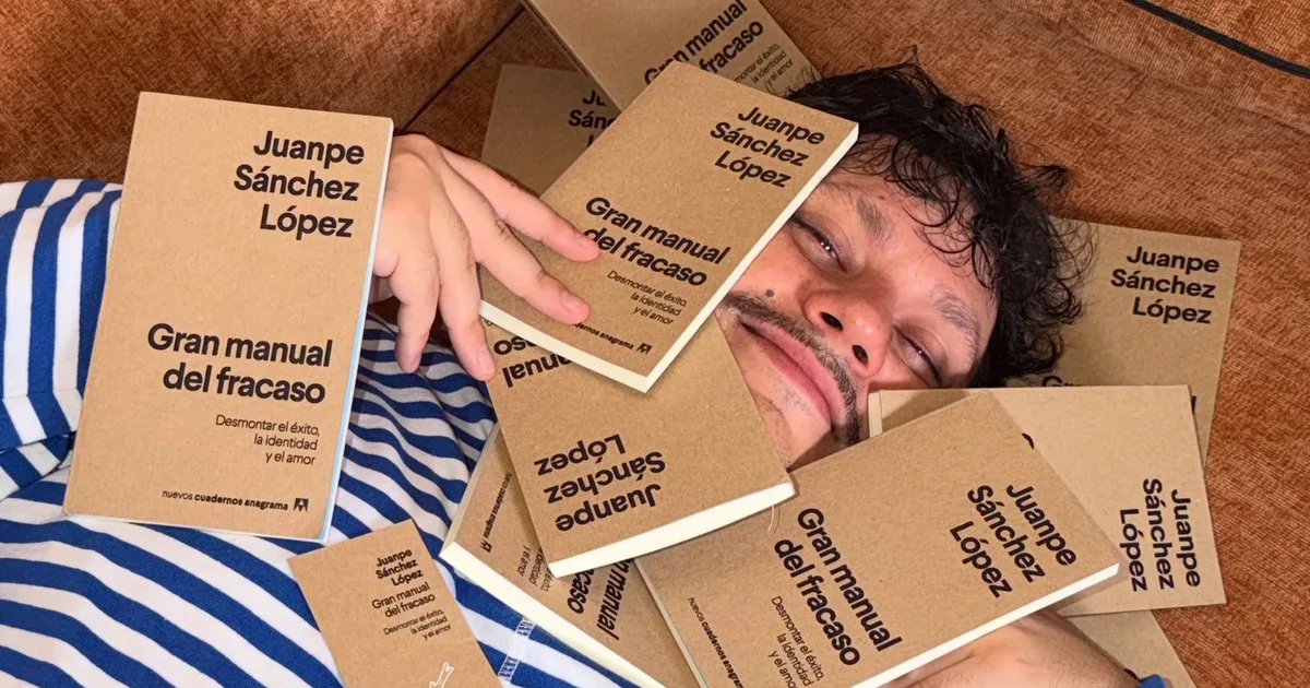 Juanpe Sánchez López, escritor de 32 años: "Si el éxito se basa en adquirir y acumular capital, ya sea económico, social, cultural, erótico, ¿dónde está la vida ahí?"