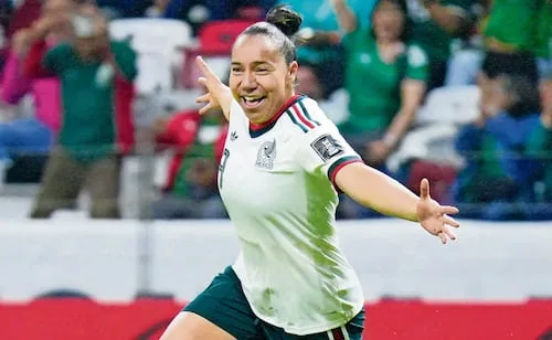 La futbolista mexicana ya no es desconocida; Charlyn Corral ve un cambio