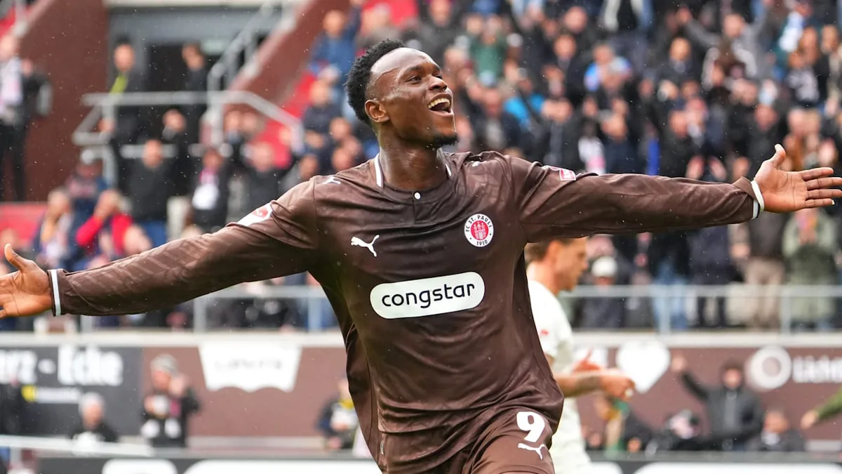 Zweiter Heimsieg - Schiri-Glück und Torwart-Patzer lassen St. Pauli jubeln
