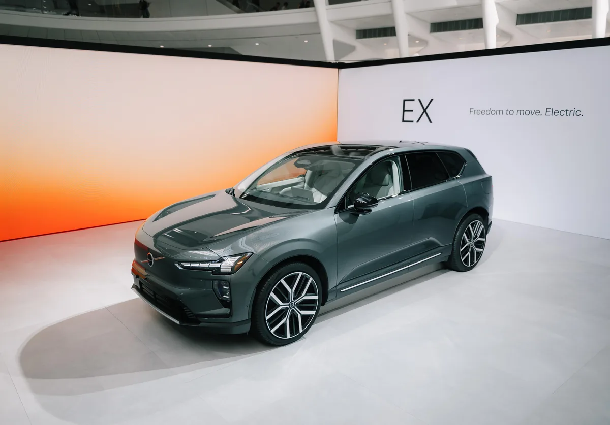 Volvo’s cars will warn one another about hazards in the road
