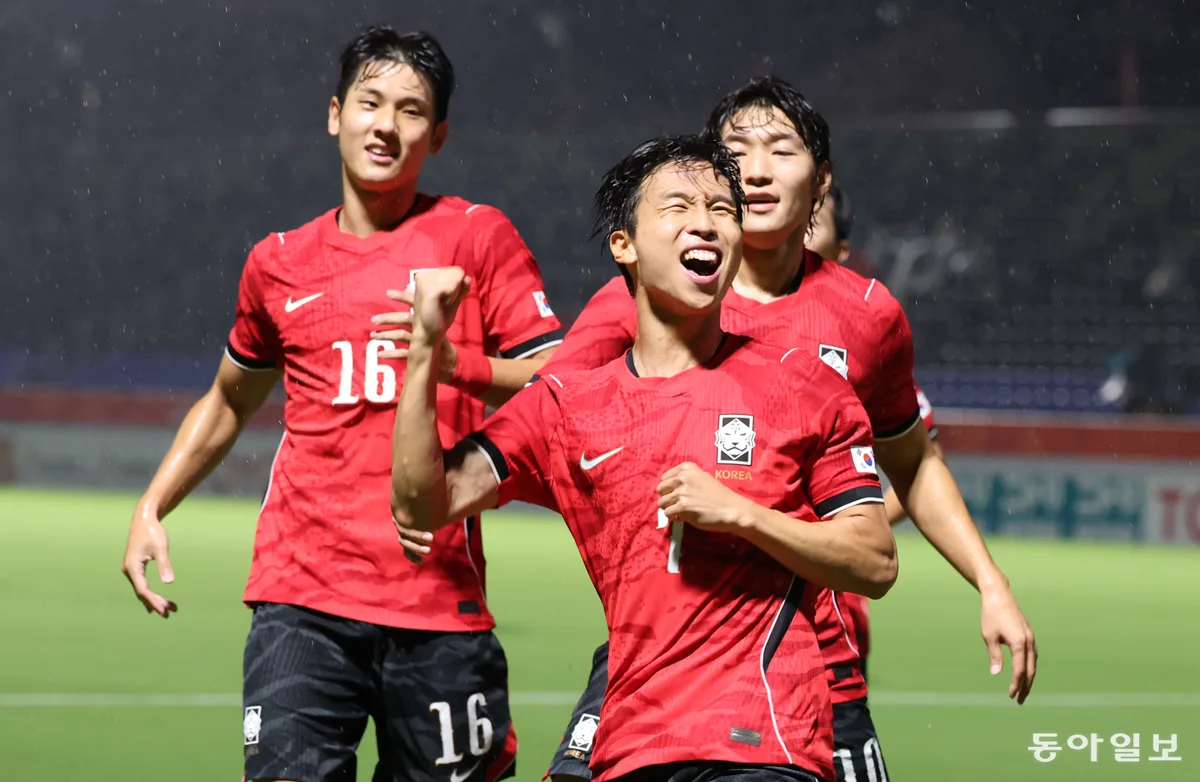 ‘엄지성 해트트릭’ 한국, 카타르에 4-1 완승…‘이민성호’ 4연패 힘찬 첫걸음